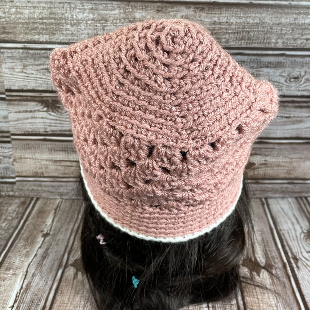 Handmade Mauve White Women Flower Soft Crocheted Beanie Hat USA NEW - Picture 3 of 7